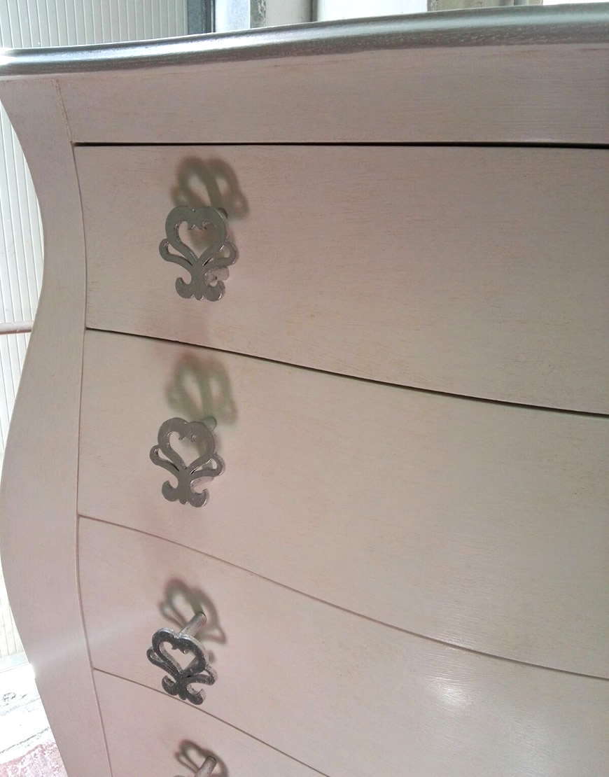 table Settimino intaglio conchiglia