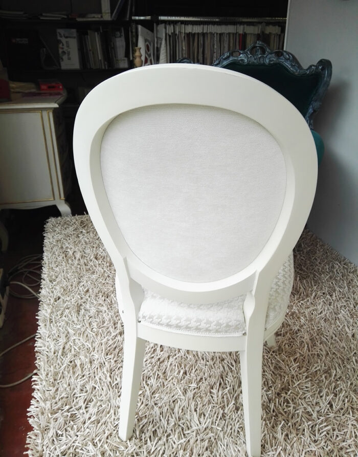 Sedia ovale in legno