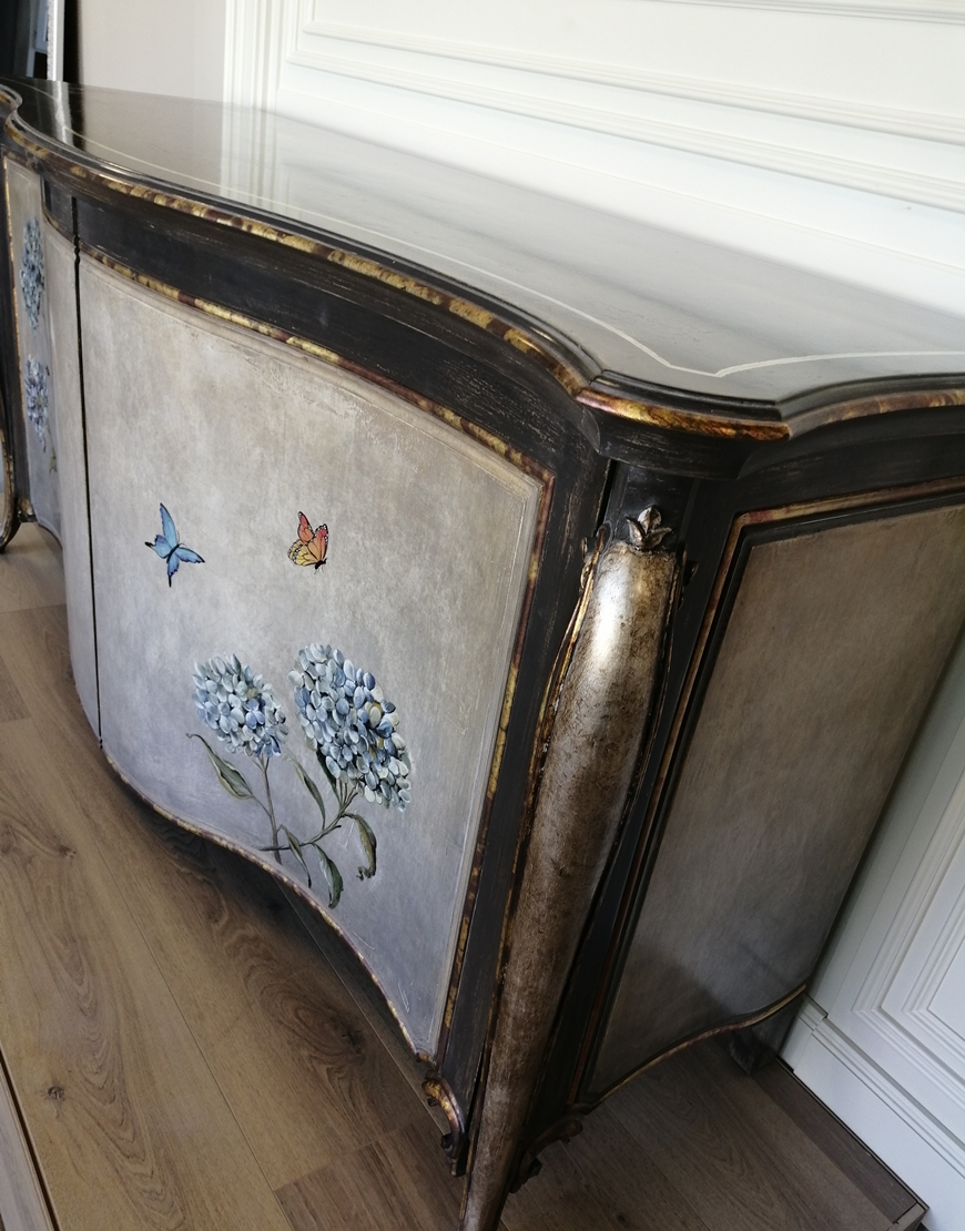 sideboard Credenza sagomata con piedini con decorazioni ortensie 180x60x90