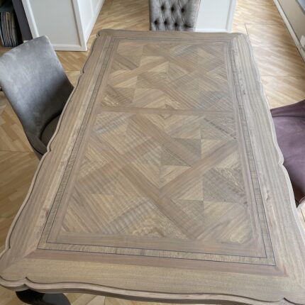Tavolo rettangolare allungabile,  piano intarsiato effetto parquet