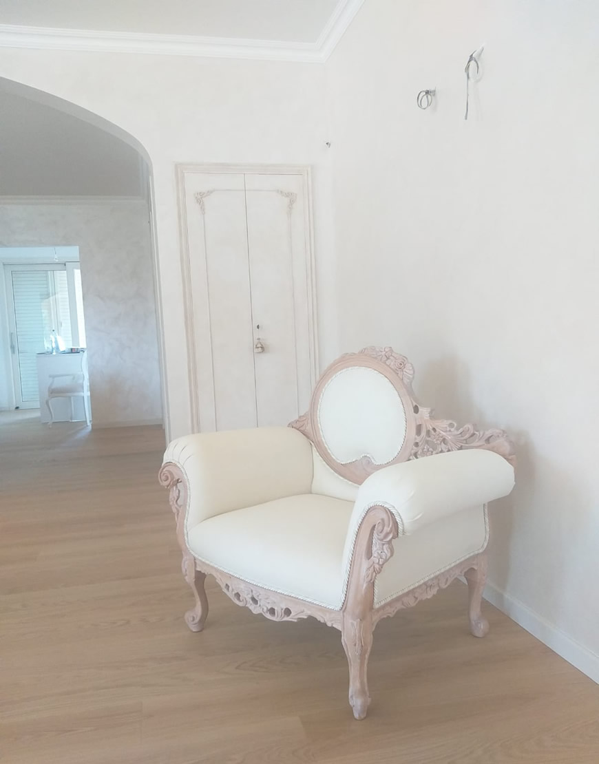 Poltroncina barocca Poltroncina barocca