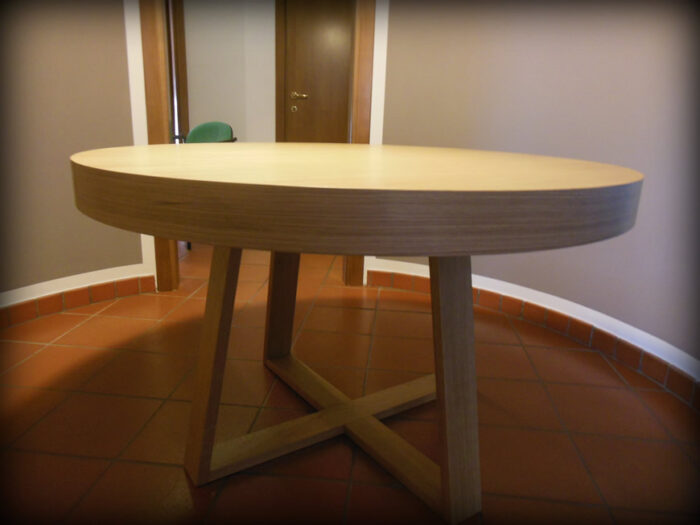 Tavolo tondo allungabile contemporaneo
