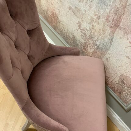 Sedia Sasha schienale capitonne' velluto lavabile rosa