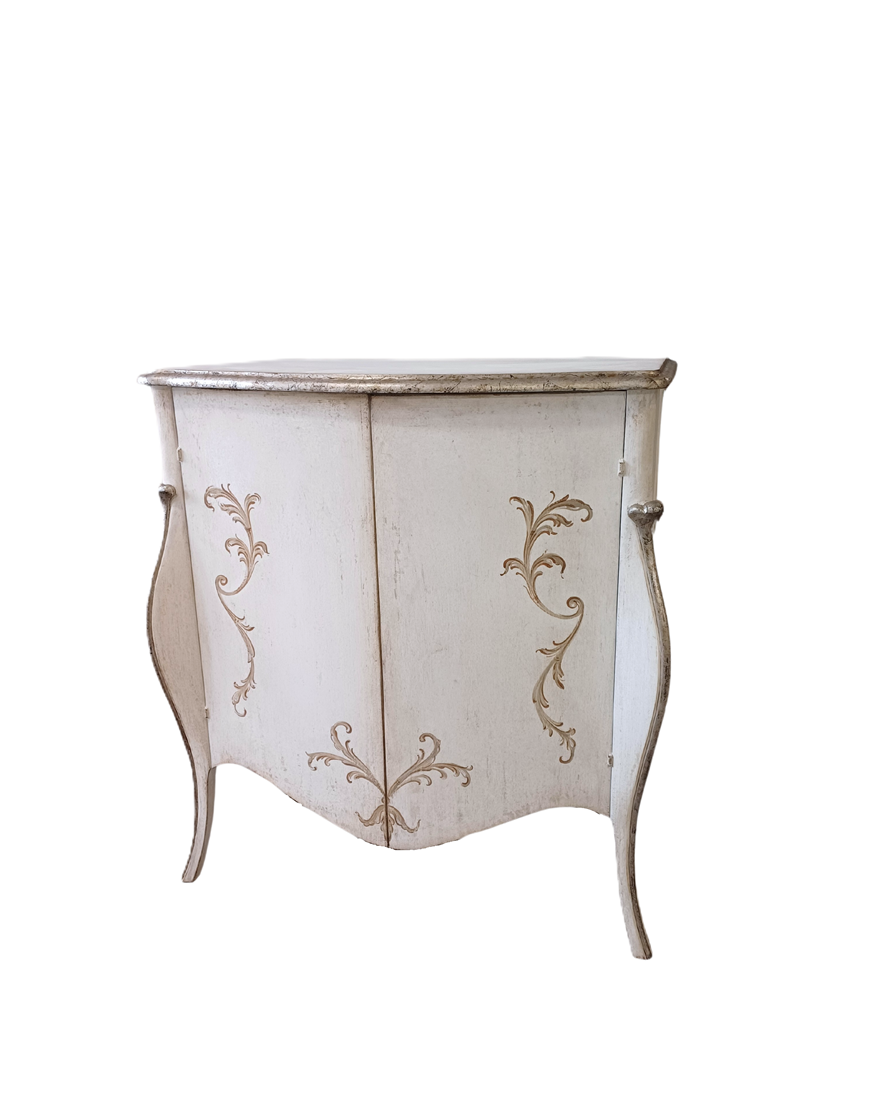 Credenza a due ante  Credenza a due ante