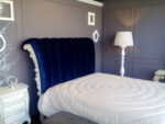 Letto imbottito con intaglio rose
