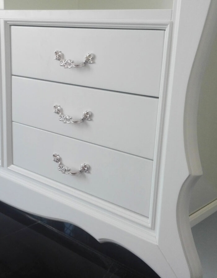 Porta tv sospeso con cassetti