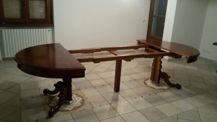 Tavolo tondo allungabile in Noce