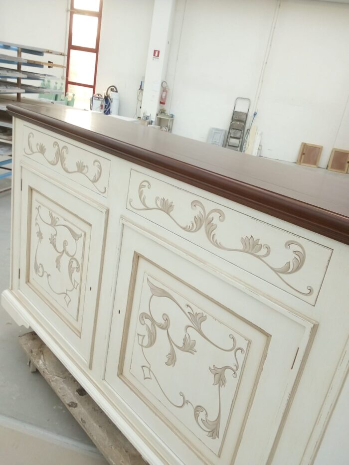 Credenza dipinta 2 ante e 2 cassetti