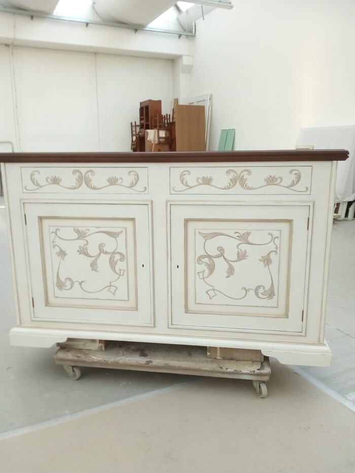 Credenza dipinta 2 ante e 2 cassetti