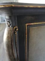 Credenza sagomata con piedini con decorazioni ortensie 180x60x90