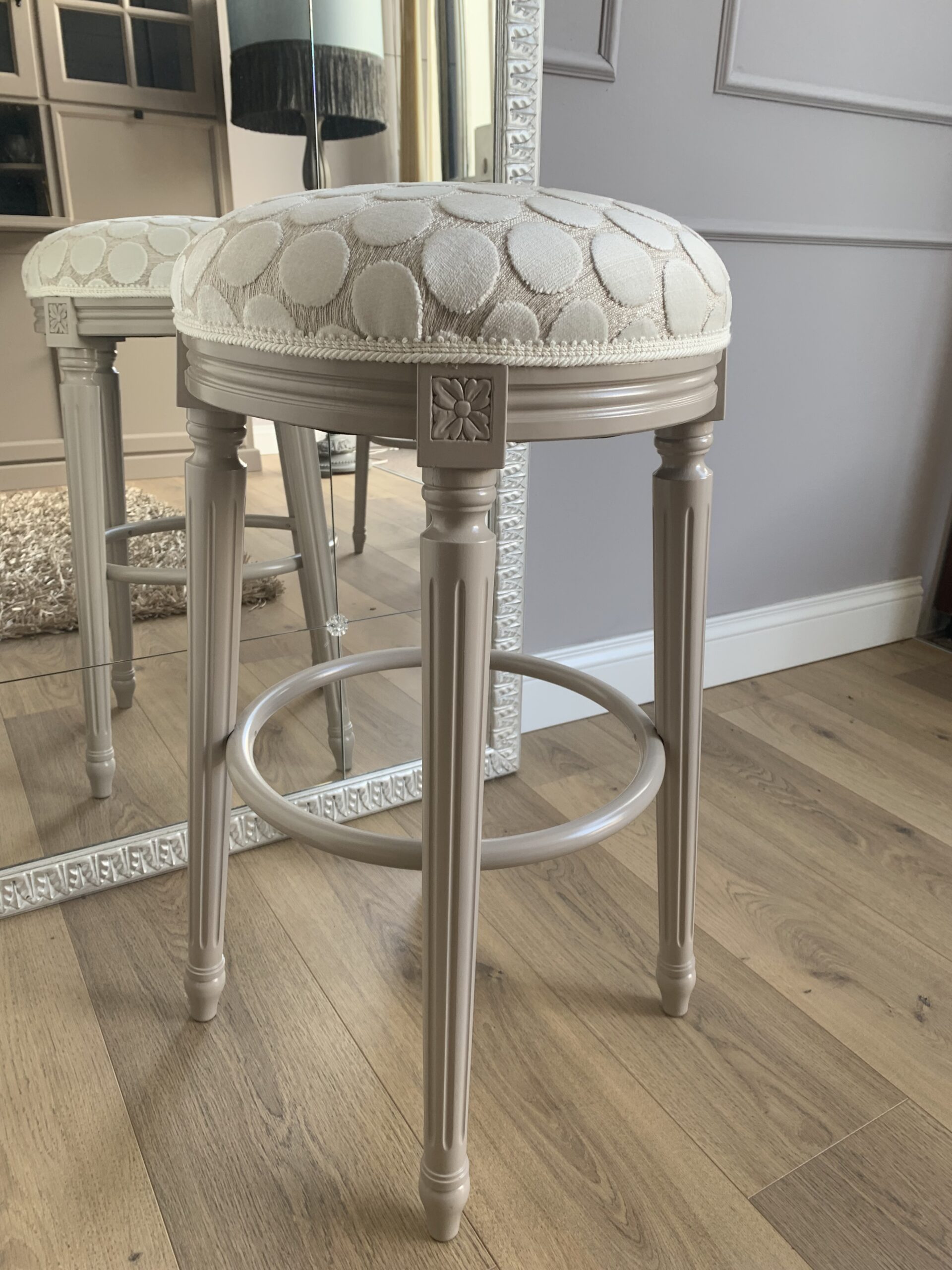 table Sgabello laccato Luigi XVI
