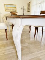 Tavolo ovale Boston con piano intarsiato in noce spinapesce  160x110