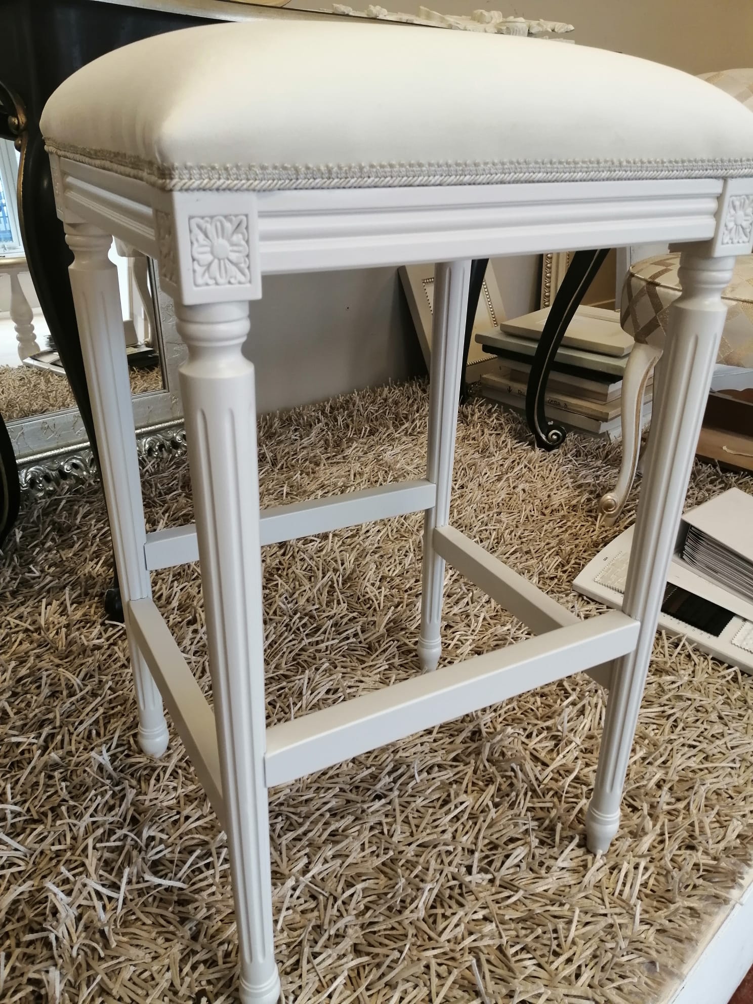 table Sgabello rettangolare in legno seduta imbottita  Luigi XVI h.80