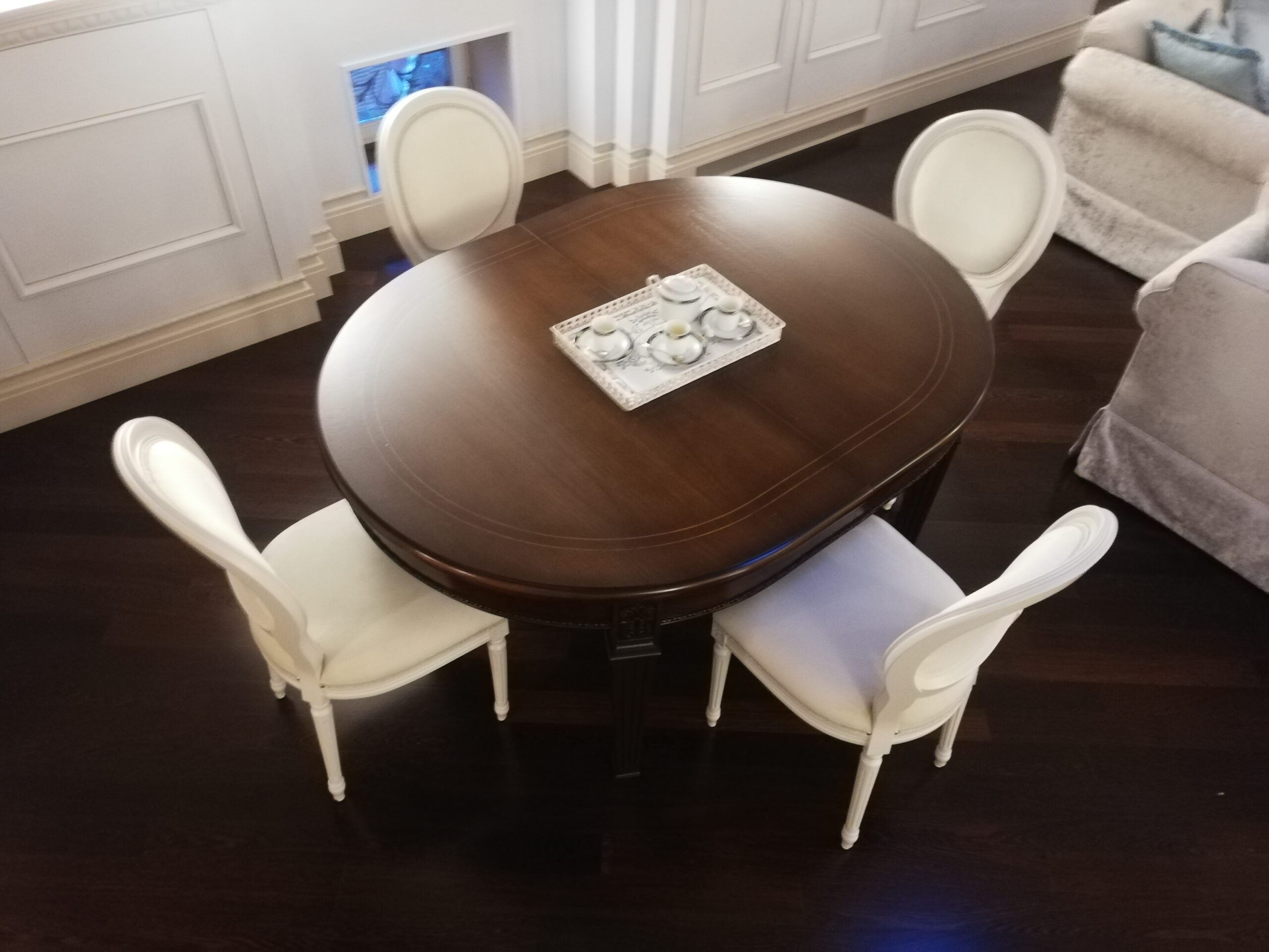 table Tavolo ovaloide in noce allungabile fino a 5 metri