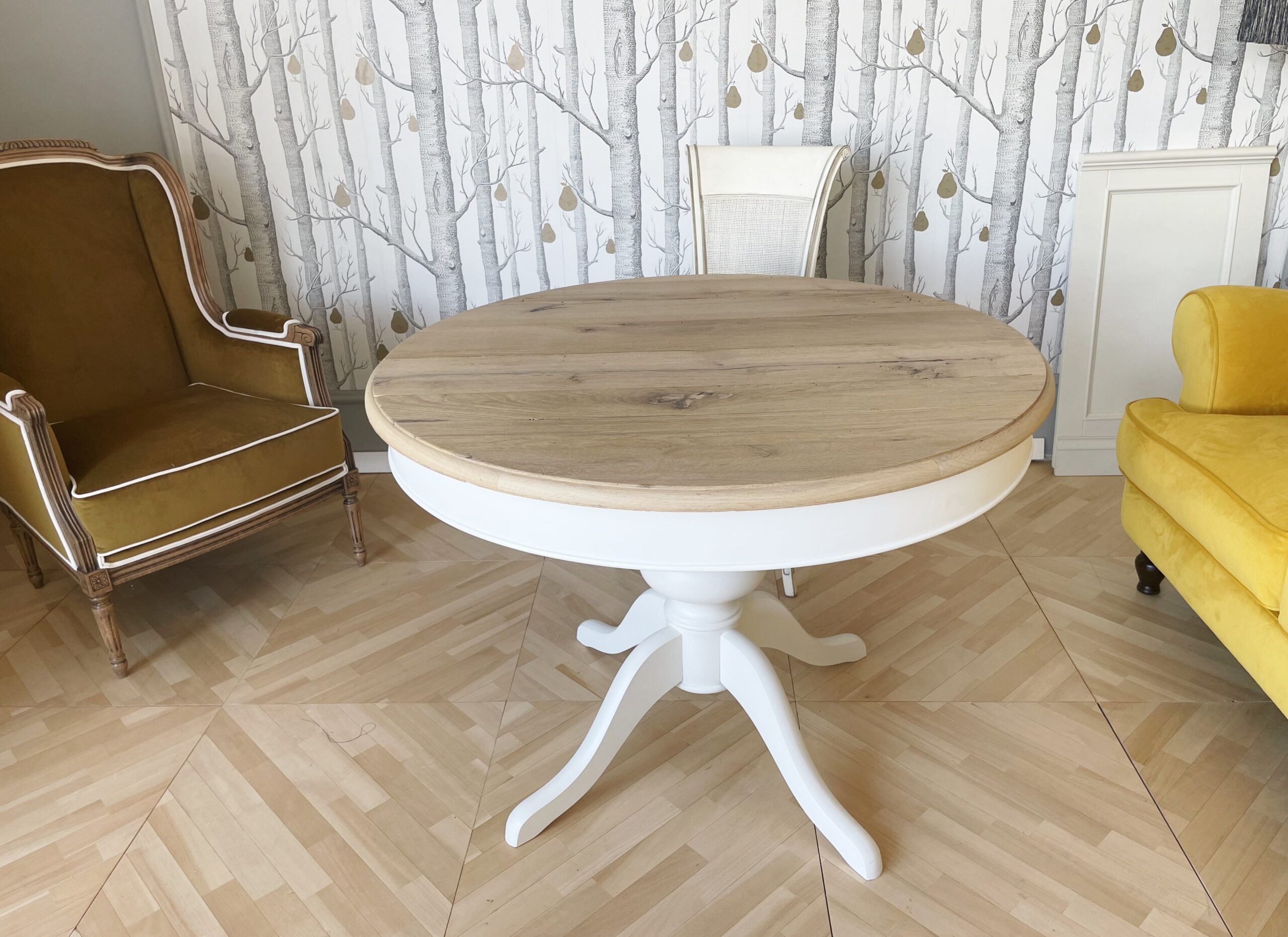 Tavolo Tondo in Rovere Vecchio Diam.110 Tavolo Tondo in Rovere Vecchio Diam.110