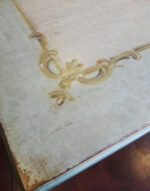 Tavolo a libro intagliato