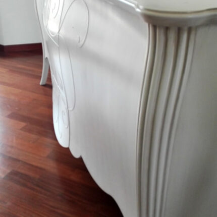 Credenza due ante e tre cassetti