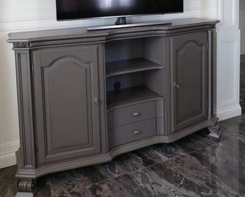 Credenza sagomata Credenza sagomata