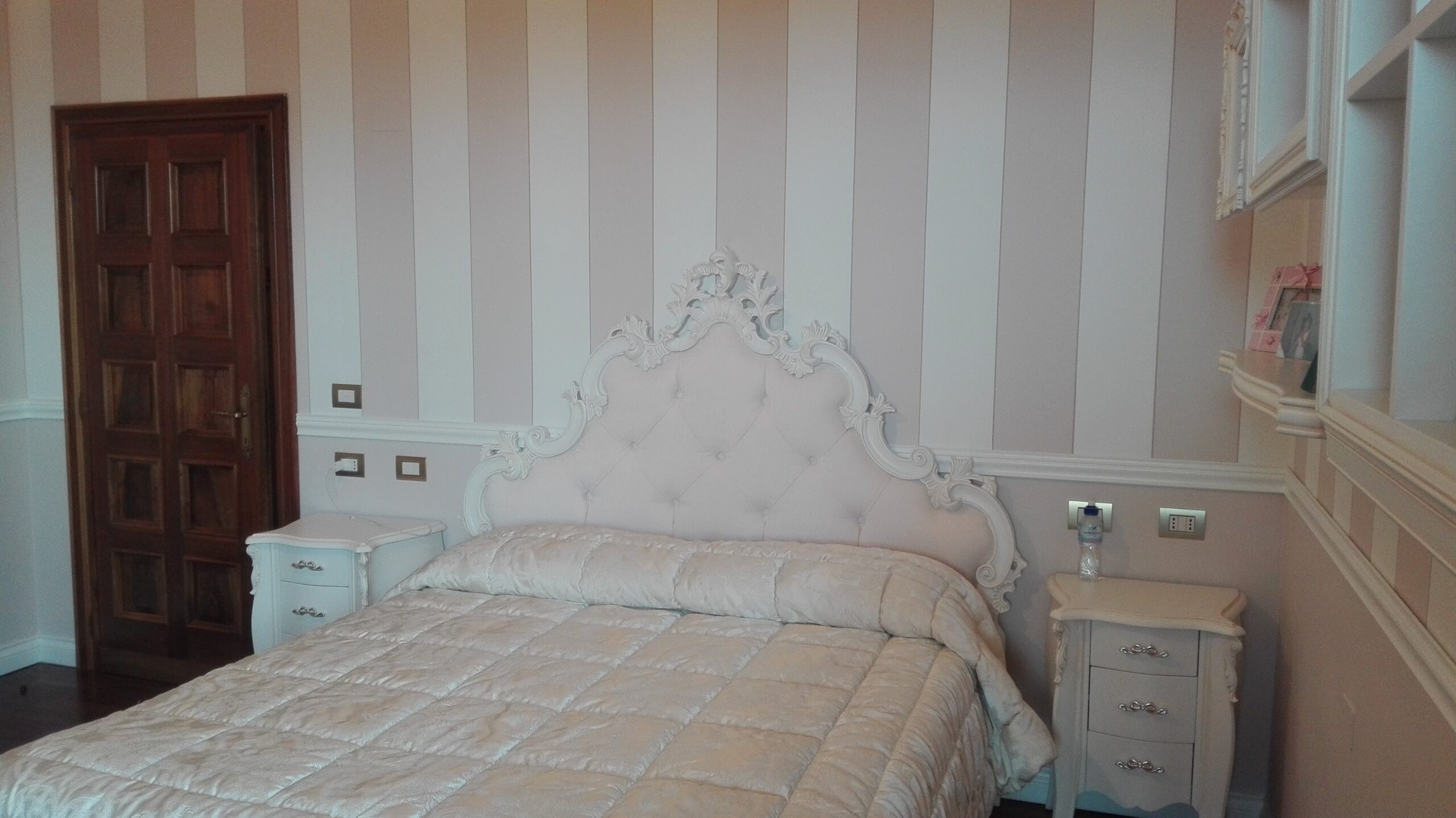 Letto Intagliato con contenitore e rete alzaletto Letto Intagliato con contenitore e rete alzaletto
