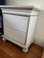 Comodino bicolore